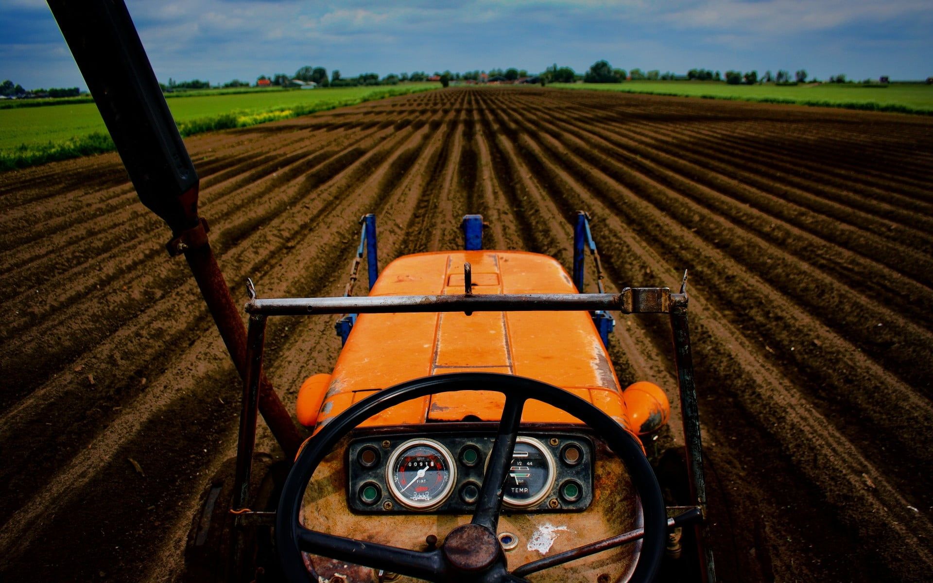 Tractor naranja, campo, agricultores HD fondo de pantalla | Destello de papel tapiz