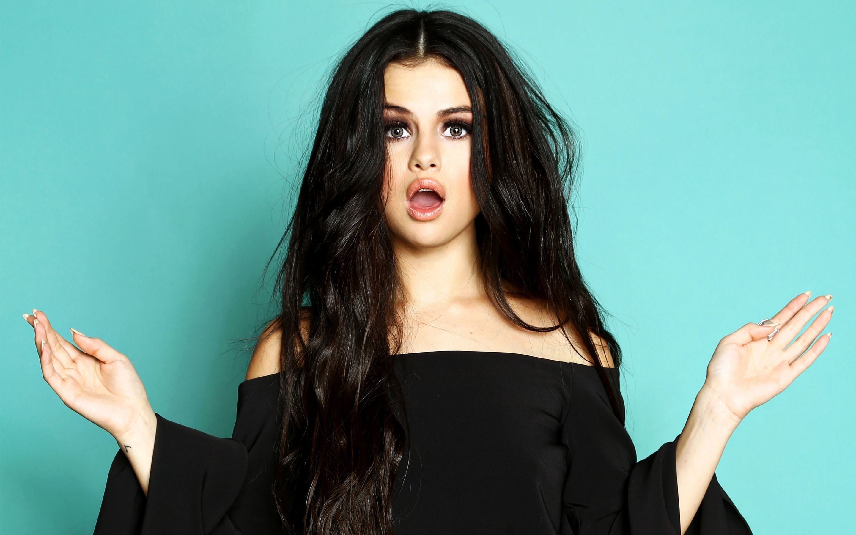 Fondo de pantalla de Selena Gomez Shocking Face | HD Wallpapers