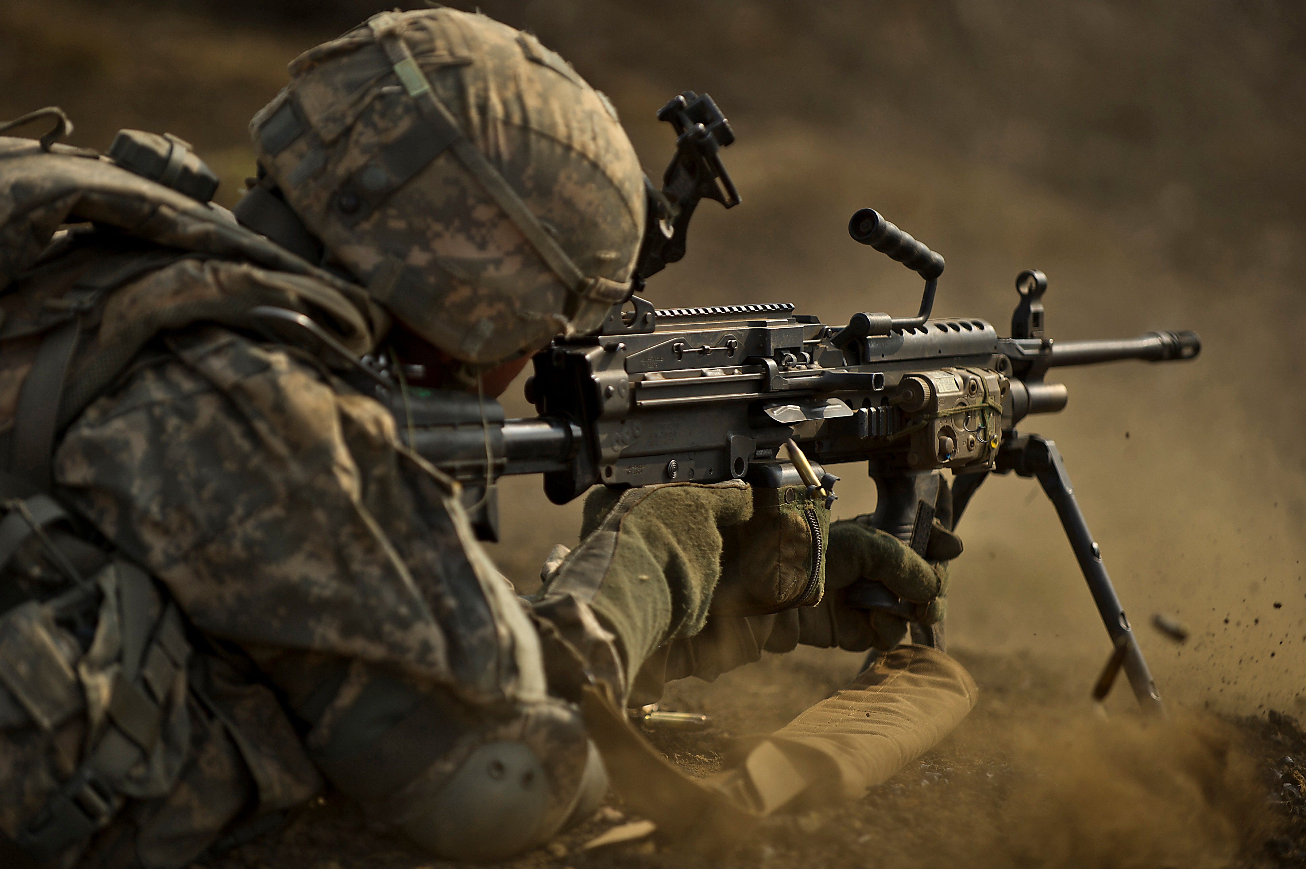 Fondo de pantalla de Army with Machine Gun | HD Wallpapers