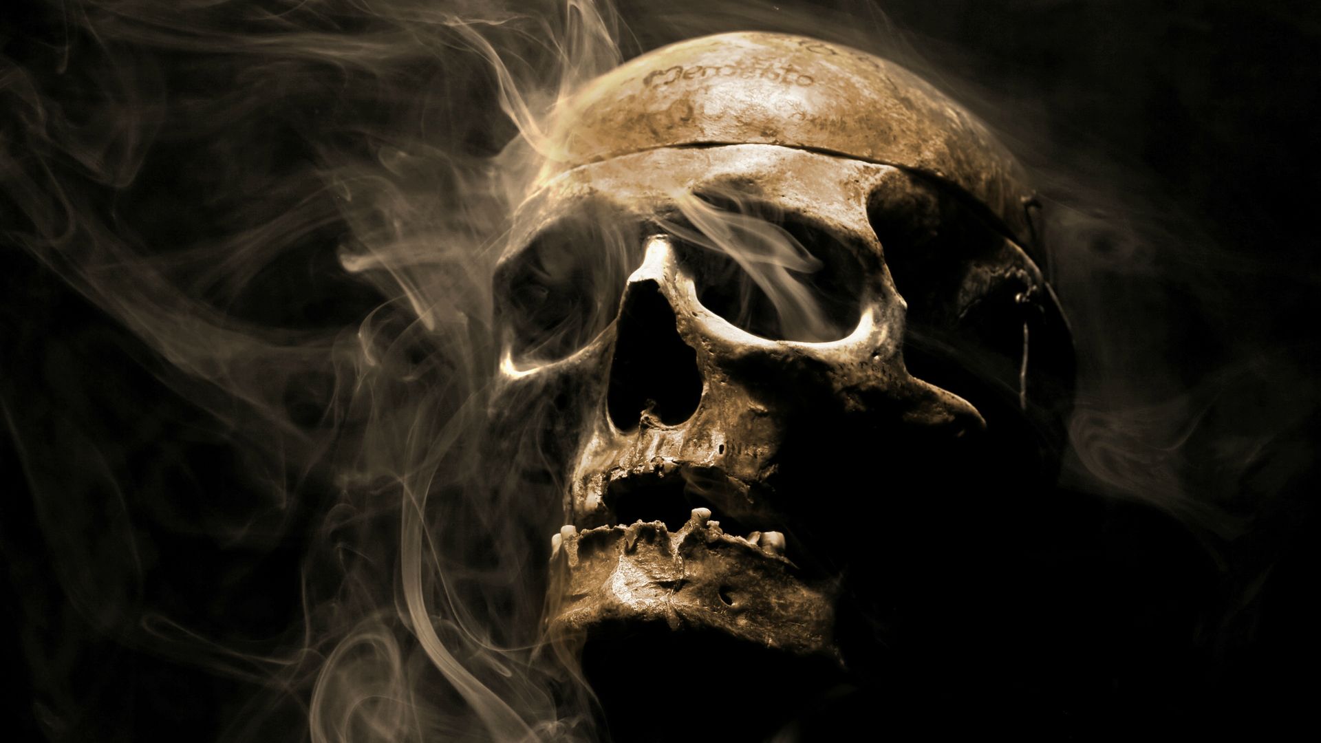 Smoking Skulls Wallpapers 2 | Imagen en cadena