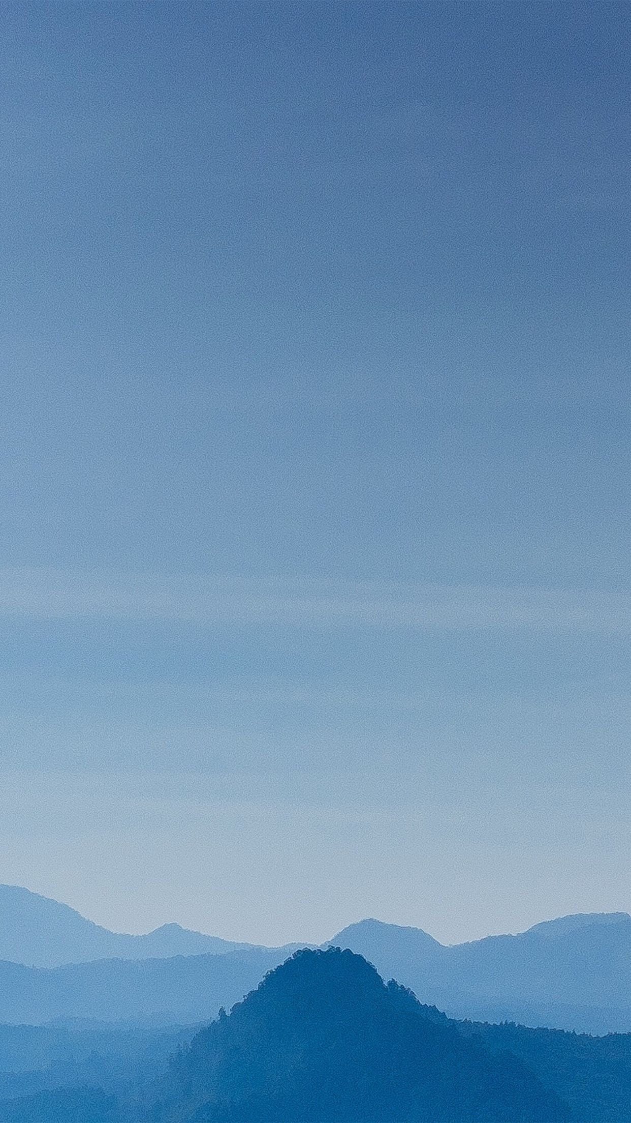 ne49-sky-blue-mountain-soft-blur-wallpaper