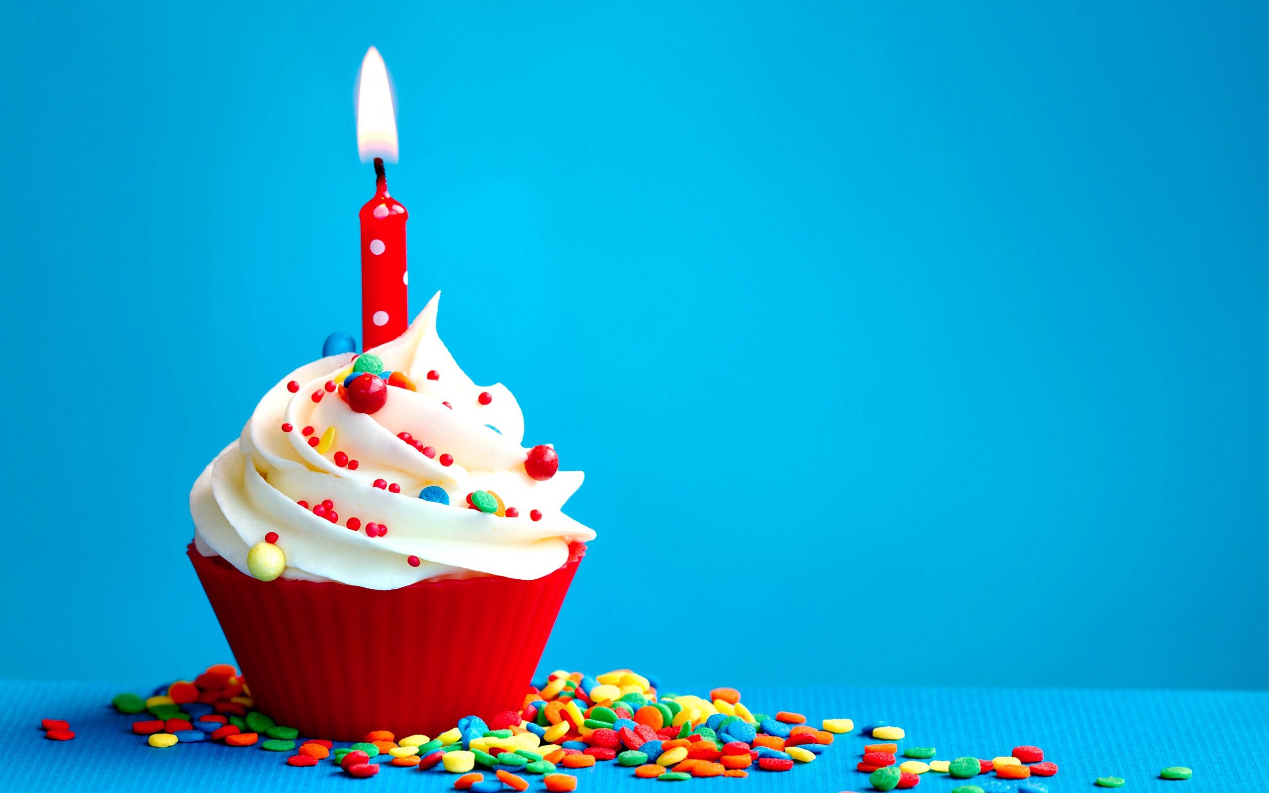 Colorido fondo de fiesta de cumpleaños vector de stock libre de regalías  631027331  Shutterstock